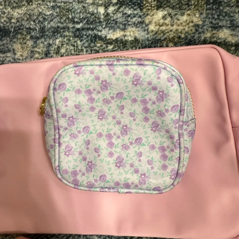 GUC STONEY CLOVER LANE PURPLE FLORAL MINI POUCH